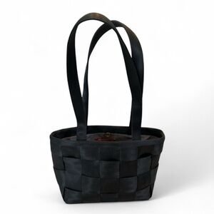 🦋Harveys Original Seatbelt “Baguette” Shoulder Bag in Black